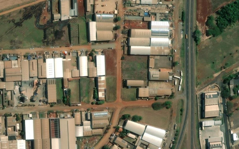 Foto do terreno em R. Nei José de Oliveira Machado - Londrina, PR, 86030-030, Brazil